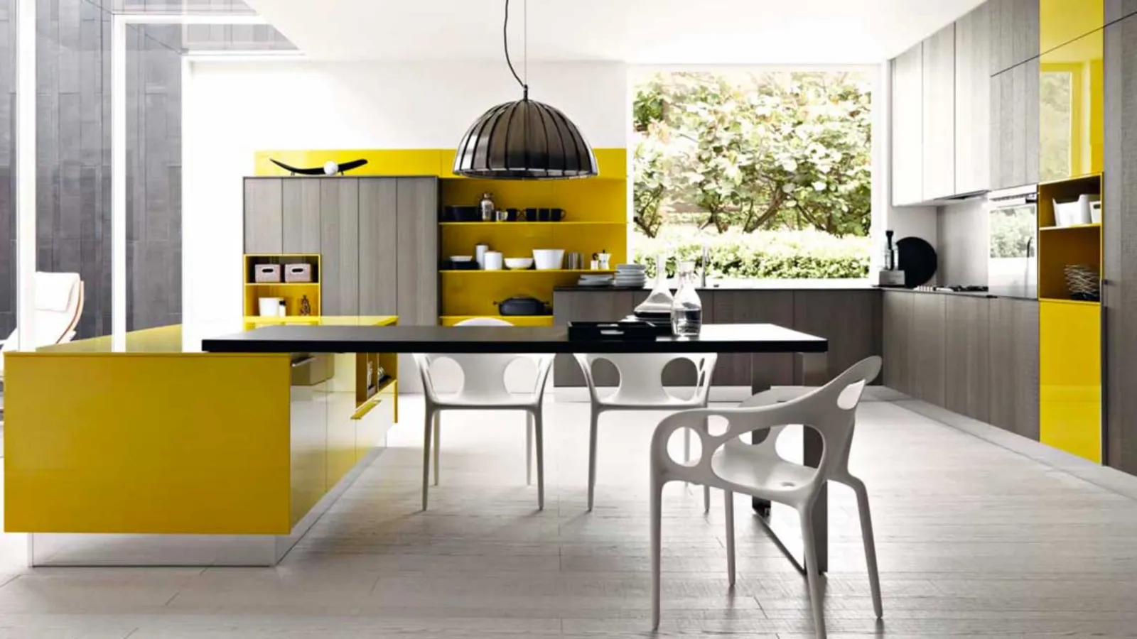 Kalea sah geschnittenen Ton und glänzend lackierten Senf Cesar