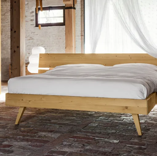 plana Bett in Holzschindel