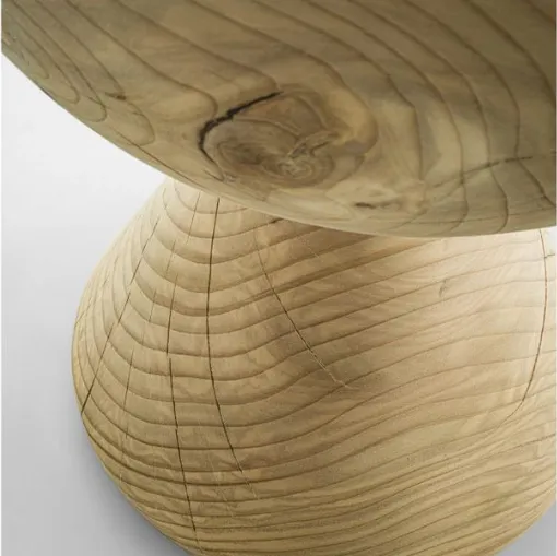 Design-Hocker Kura aus Holz
