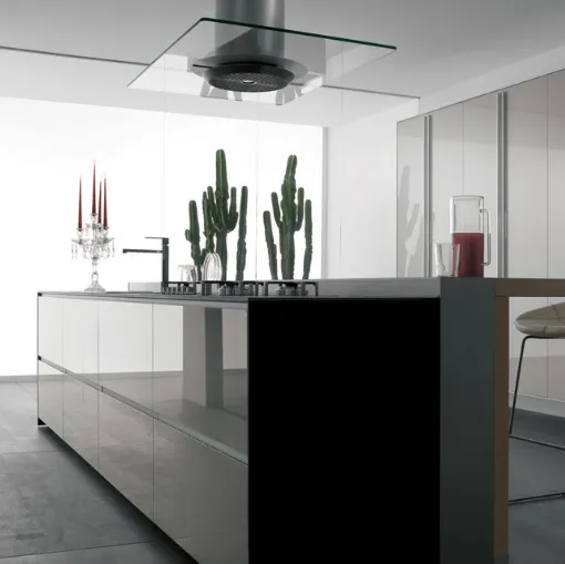 Valcucine artematic Küche aus wolkenweißem Glas