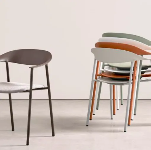 Arum gepolsterter Design-Stuhl