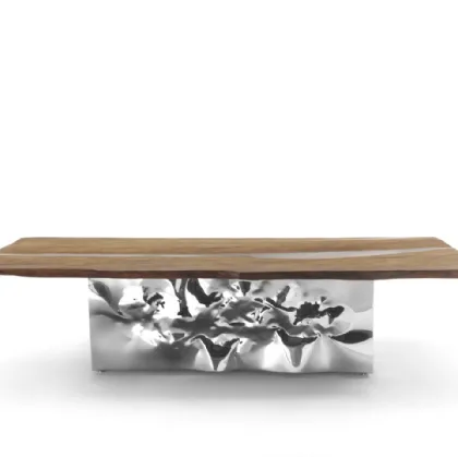 Tisch aus Holz und Stahl