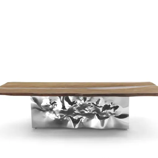 Tisch aus Holz und Stahl
