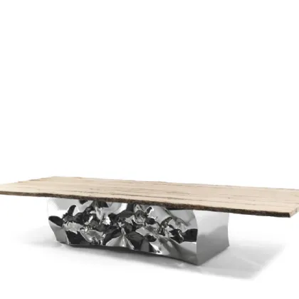 Tisch aus Holz und Edelstahl