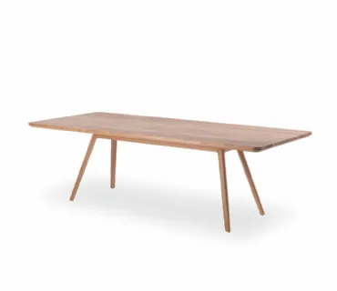 Holztisch des Konzeptes 2